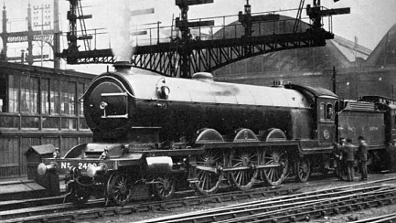 Raven A2 Pacific No. 2400 City of Newcastle on trial at King's Cross