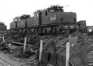 EF1s at the scrap yard near Sheffield in 1950; from the Bill Donald Collection