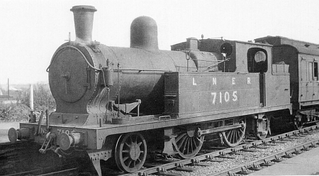 Pollitt F2 (GCR Class 9G) 2-4-2T No. 7105 at Newstead in 1946 (M.Peirson)