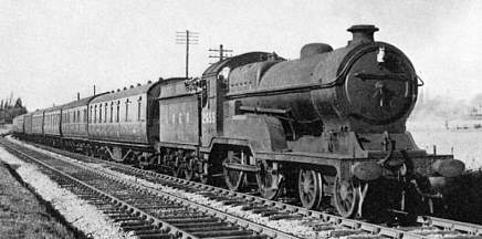 Class D10 'Director' No. 2655 The Earl of Kerry, near Ashley in 1948