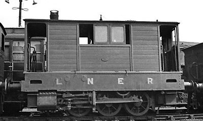 Unidentified J70 with the skirts removed at Cambridge in 1937